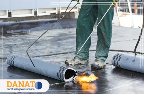 أرخص شركة عزل اسطح في راس الخيمة 0545248958 شركة دانات اللؤلؤ فنيًا يقوم بتركيب عزل الأسطح باستخدام تقنيات متطورة مع شعلة حرارية لضمان تطبيق العزل بشكل فعال. إذا كنت تبحث عن أرخص شركة عزل أسطح في رأس الخيمة، فإننا نقدم لك خدمات عالية الجودة بأسعار تنافسية