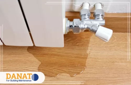 كشف تسربات مياه الاسطح في ام القيوين تسربًا واضحًا للمياه من أحد صمامات التدفئة أو الأنابيب المرتبطة بنظام التدفئة الأرضية أو الرادياتير، حيث يتجمع الماء على الأرضية نقدم خدمة كشف تسربات مياه الاسطح في ام القيوين