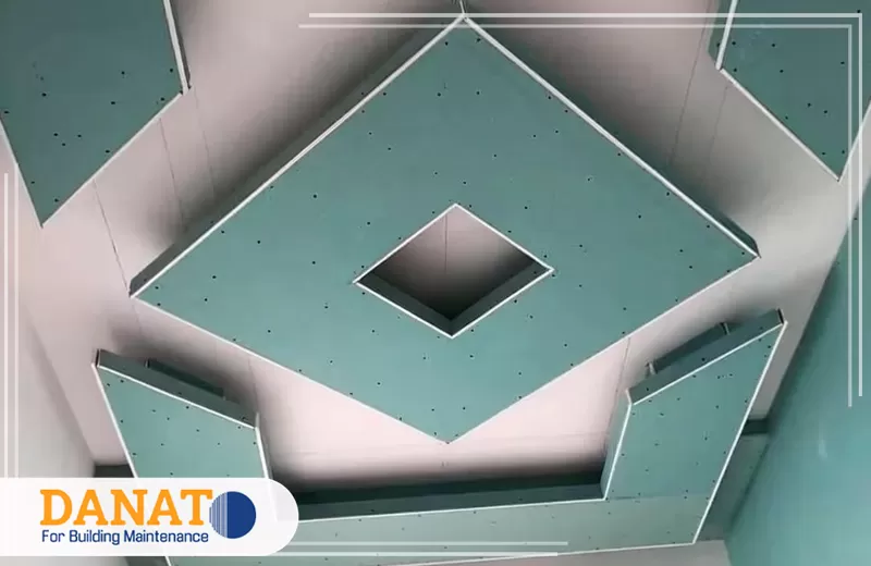 تركيب ألواح جبس بورد في الشارقة 0545248958 دانات اللؤلؤ تنفذ شركة تركيب جبس بورد في الشارقة ديكور سقف معلق بأشكال هندسية تناسب غرف النوم والصالات بمهارة جدا