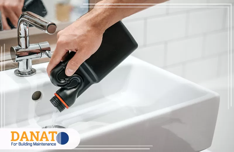 معالجة روائح البيارات والبواليع في عجمان 0545248958 دانات اللؤلؤ استخدام مادة مخصصة لتنظيف مصرف الحوض وإذابة التراكمات المسببة للانسداد والروائح الكريهة.